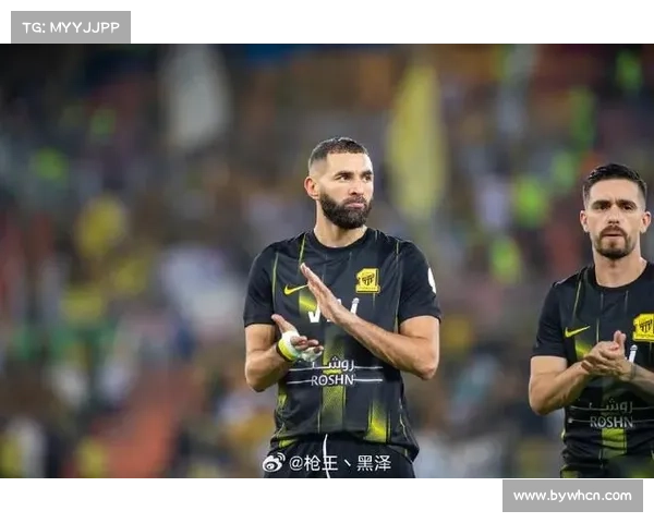 罗马诺：切尔西周二启动哈维 - 西蒙斯转会谈判，球员已明确加盟意向